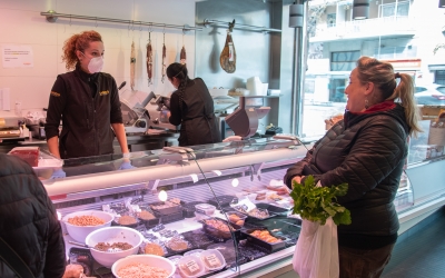 Una carnisseria del Mercat Central, en una imatge d'arxiu/ Roger Benet